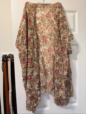 Brandy Melville Floral Top - Cream, Pink, Green, Yellow